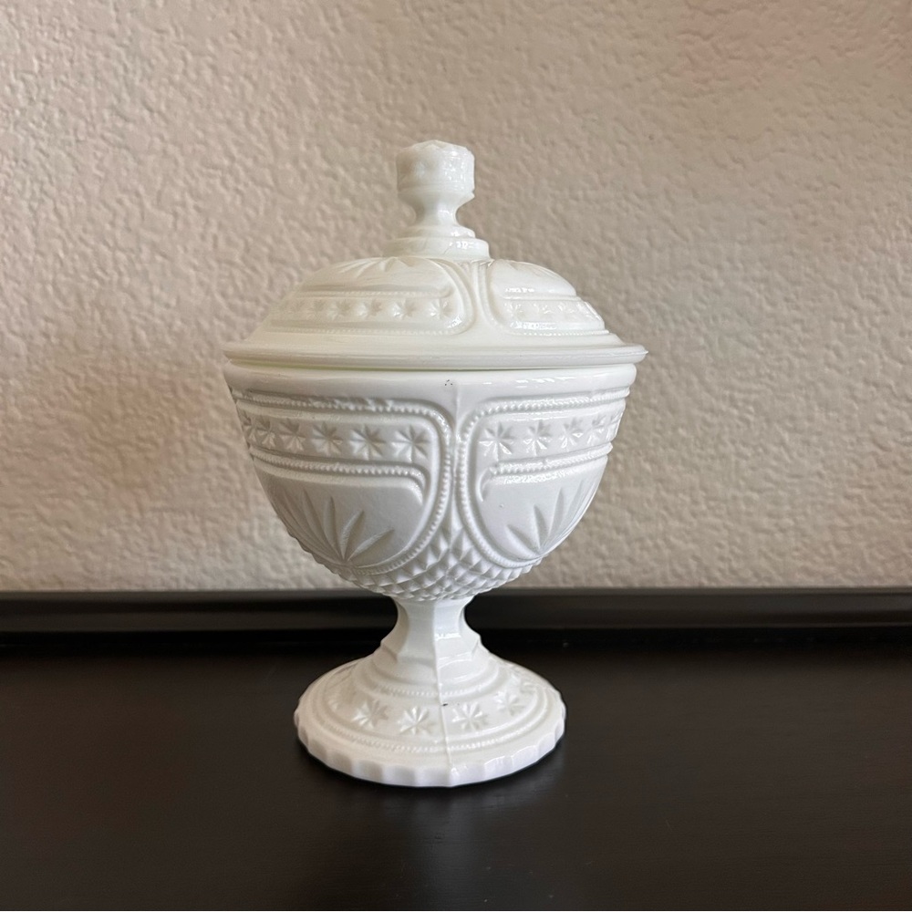 Milk Glass Covered Candy/ nut Dish Sugar Bowl Circa 1940s/50s